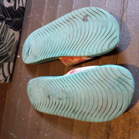 Shoes - Picture 2 of 2